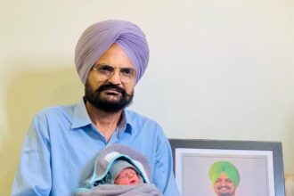 Sidhu Moosewala : सिद्धू मुसेवाला की मां चरण कौर ने दिया बेटे को जन्म। पिता ने शेयर की तस्वीरे